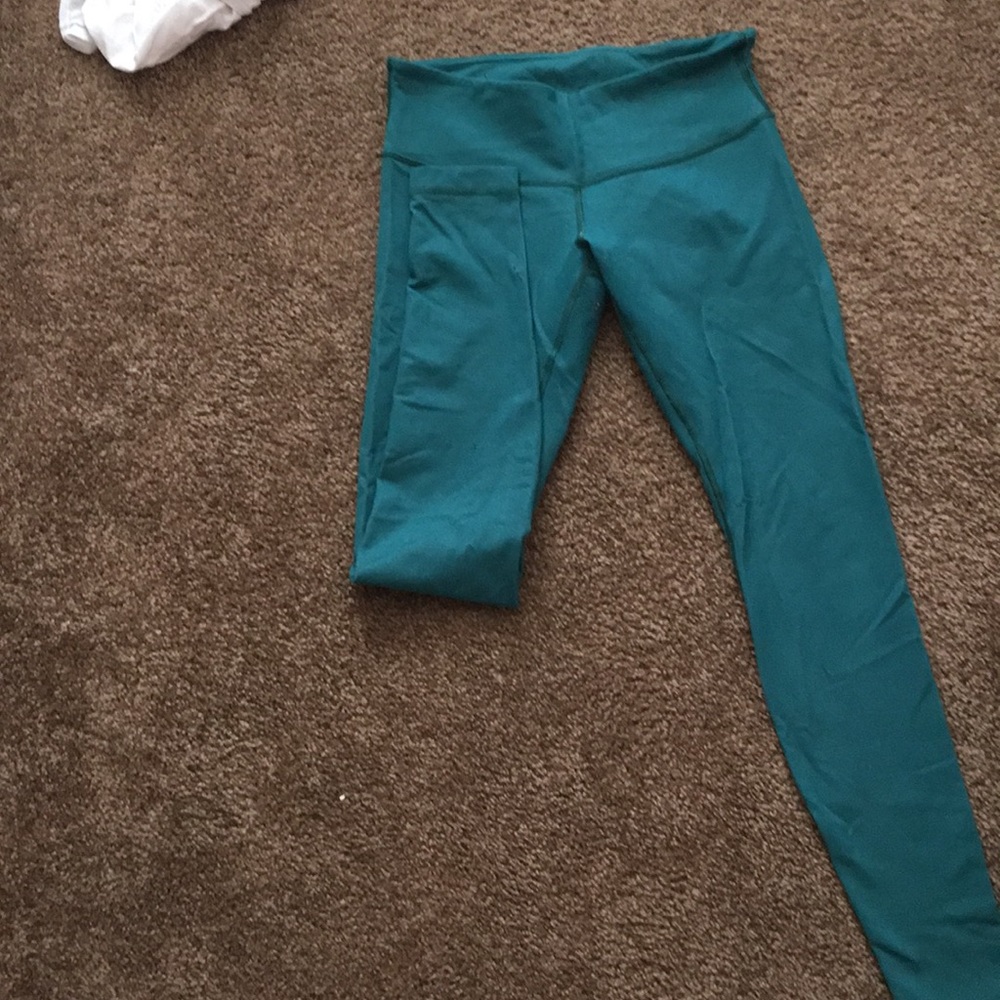green/teal lululemon leggings